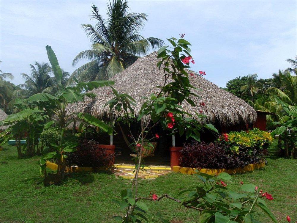 Paraiso Beach Hotel Brig Bay Exteriér fotografie