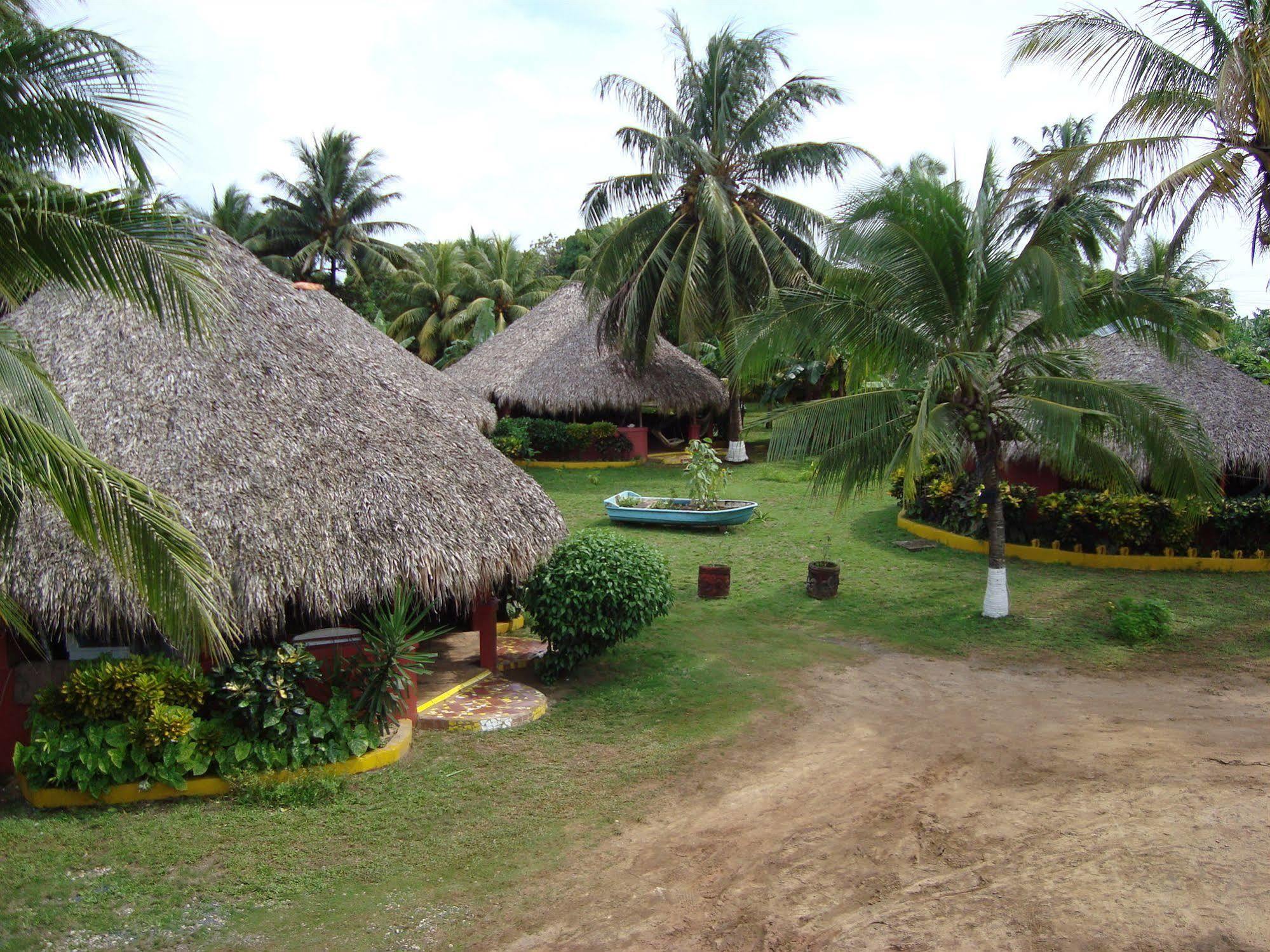 Paraiso Beach Hotel Brig Bay Exteriér fotografie